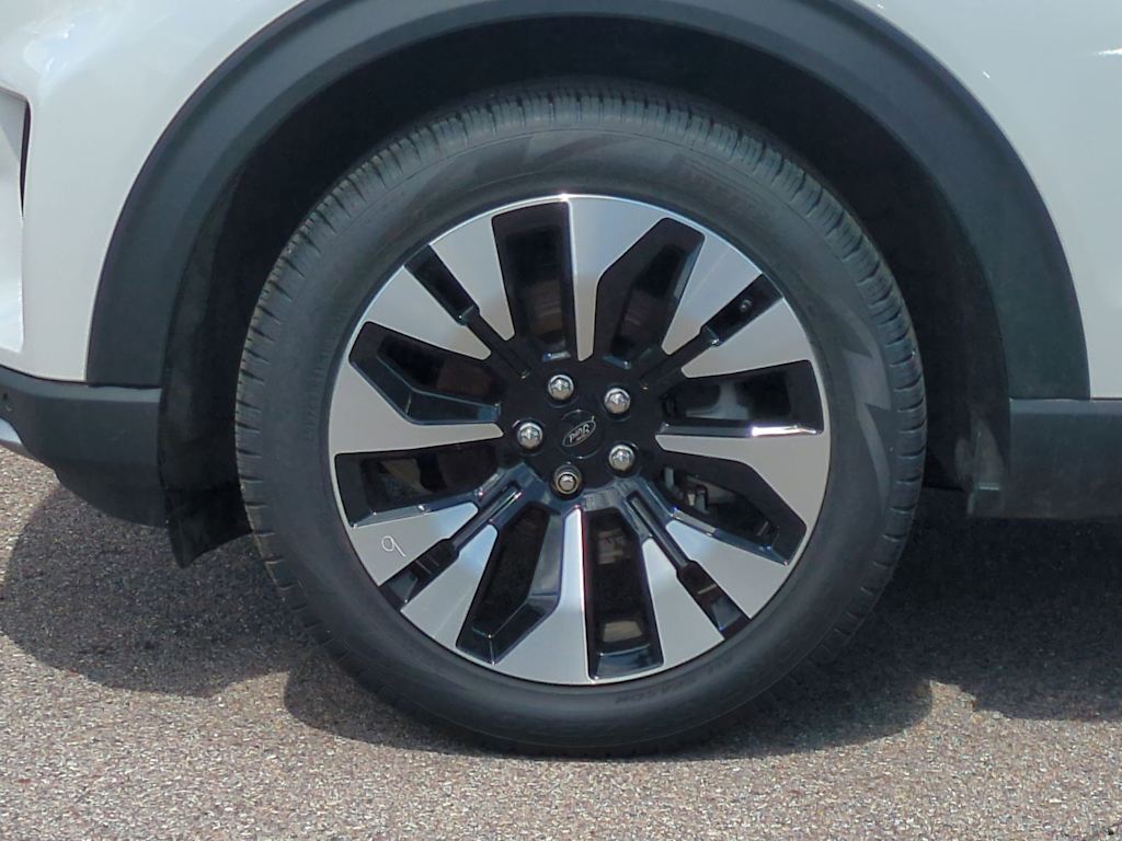 Thumbnail: 2026 Ford Explorer - 8