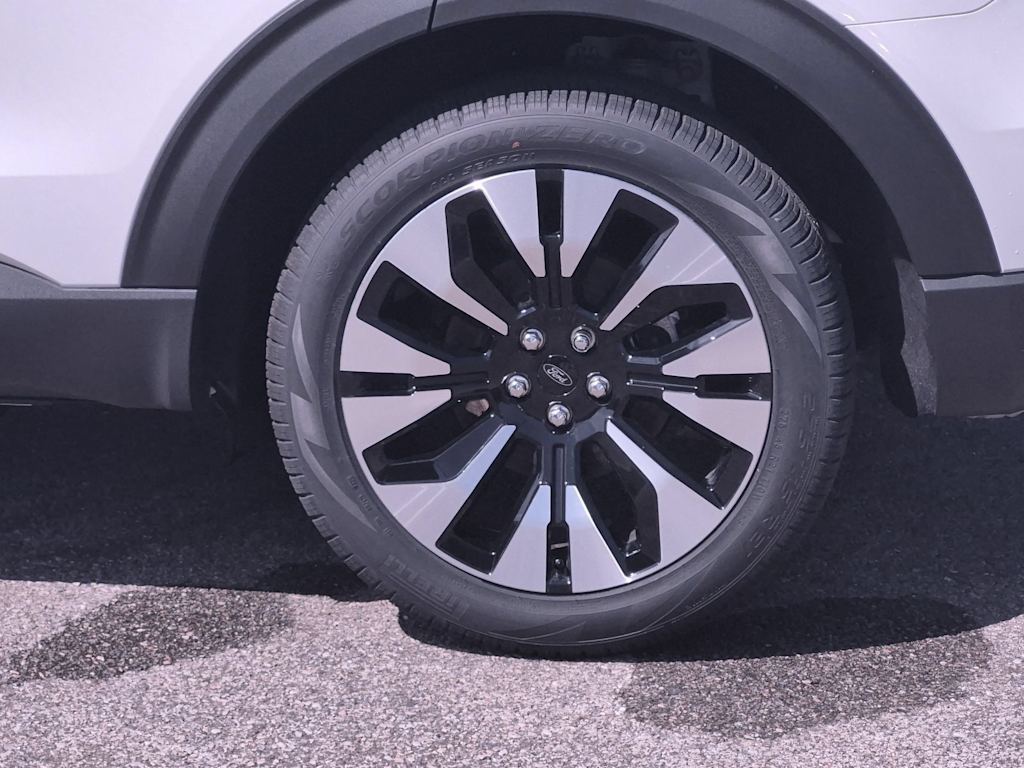 Thumbnail: 2026 Ford Explorer - 8