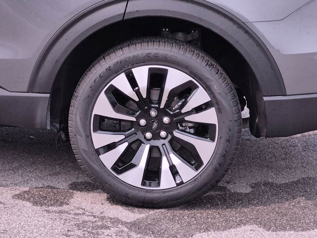 Thumbnail: 2026 Ford Explorer - 8