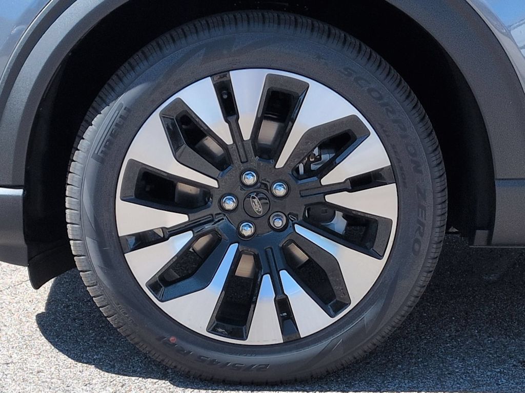 Thumbnail: 2026 Ford Explorer - 8