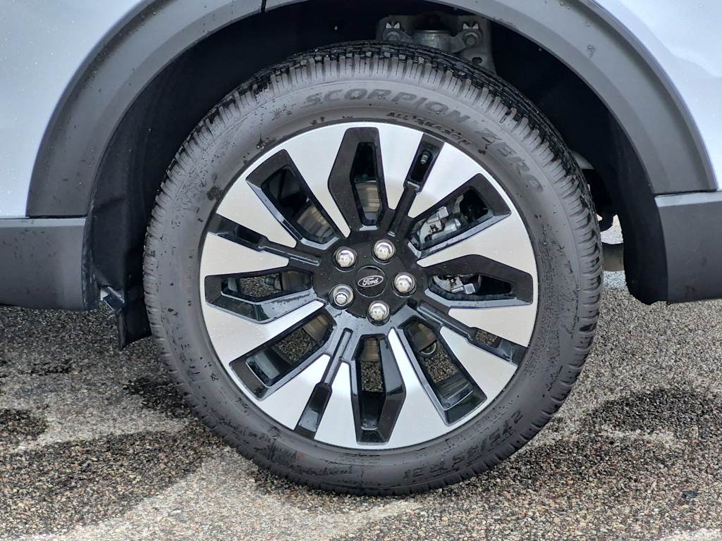 Thumbnail: 2026 Ford Explorer - 8