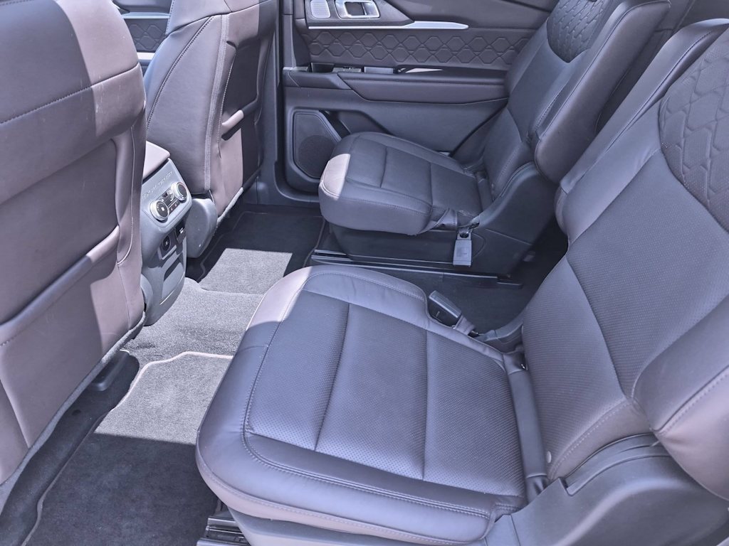 Thumbnail: 2025 Ford Explorer - 12