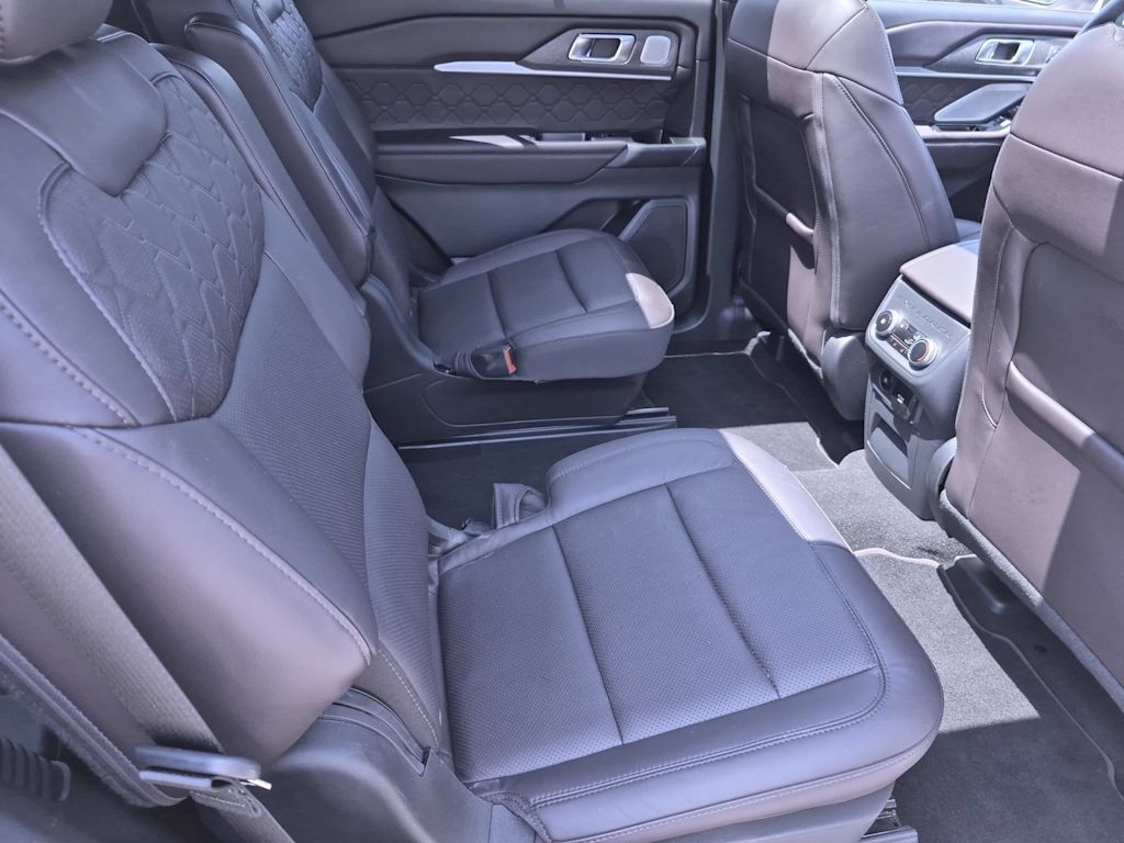 Thumbnail: 2025 Ford Explorer - 25