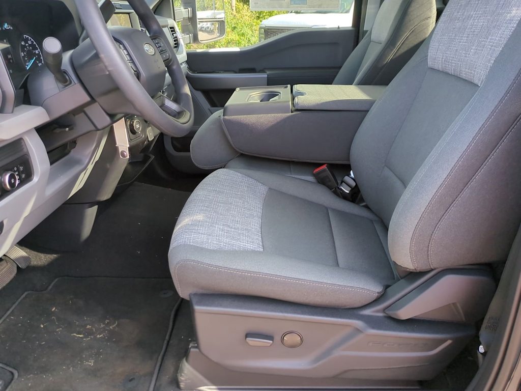 Thumbnail: 2025 Ford F-250 - 10