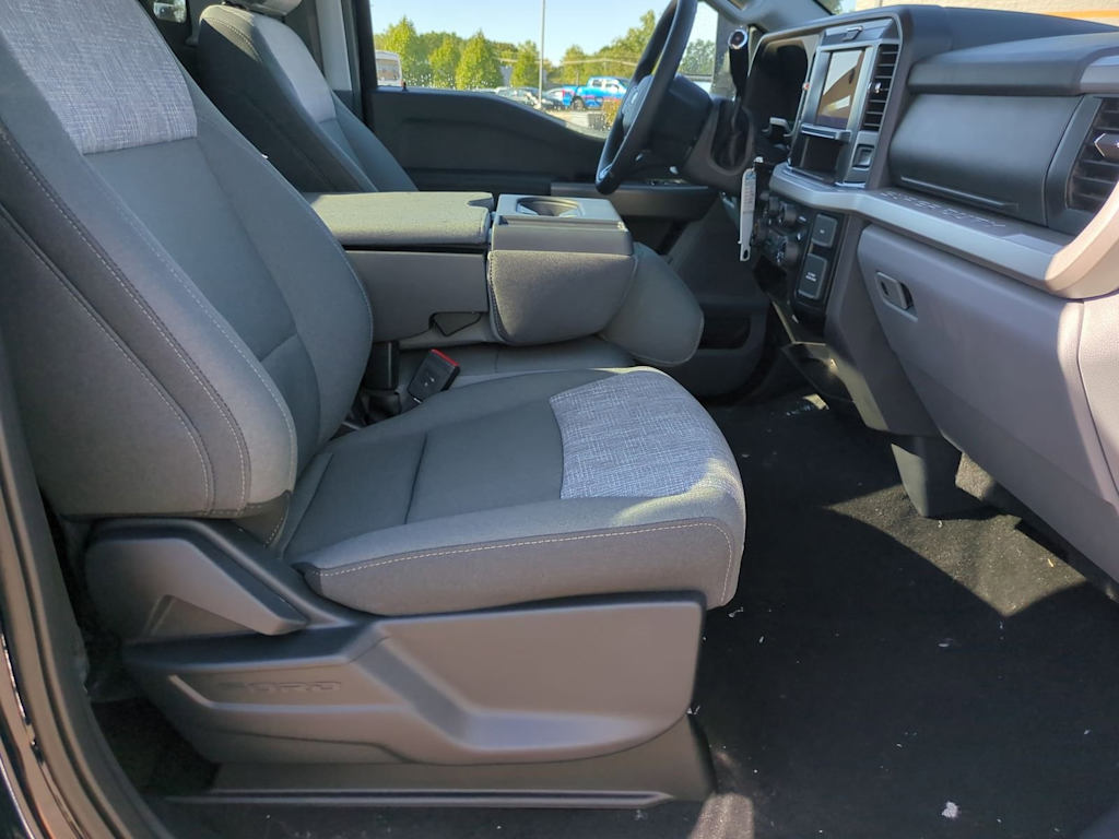 Thumbnail: 2025 Ford F-250 - 11