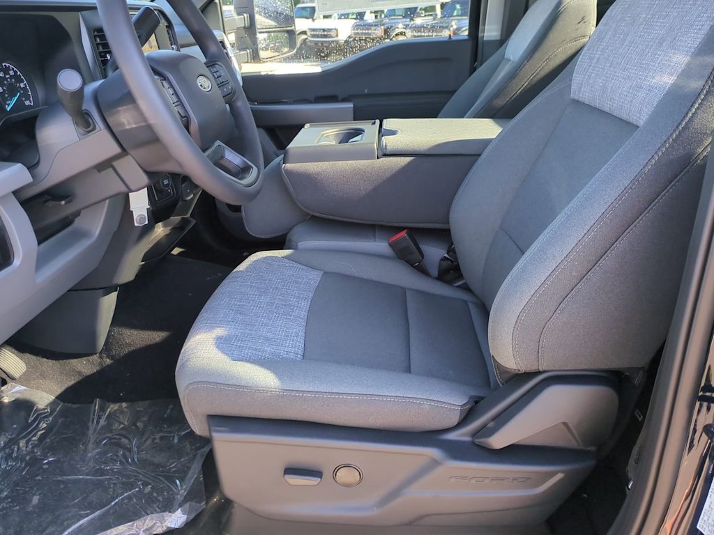 Thumbnail: 2025 Ford F-250 - 10