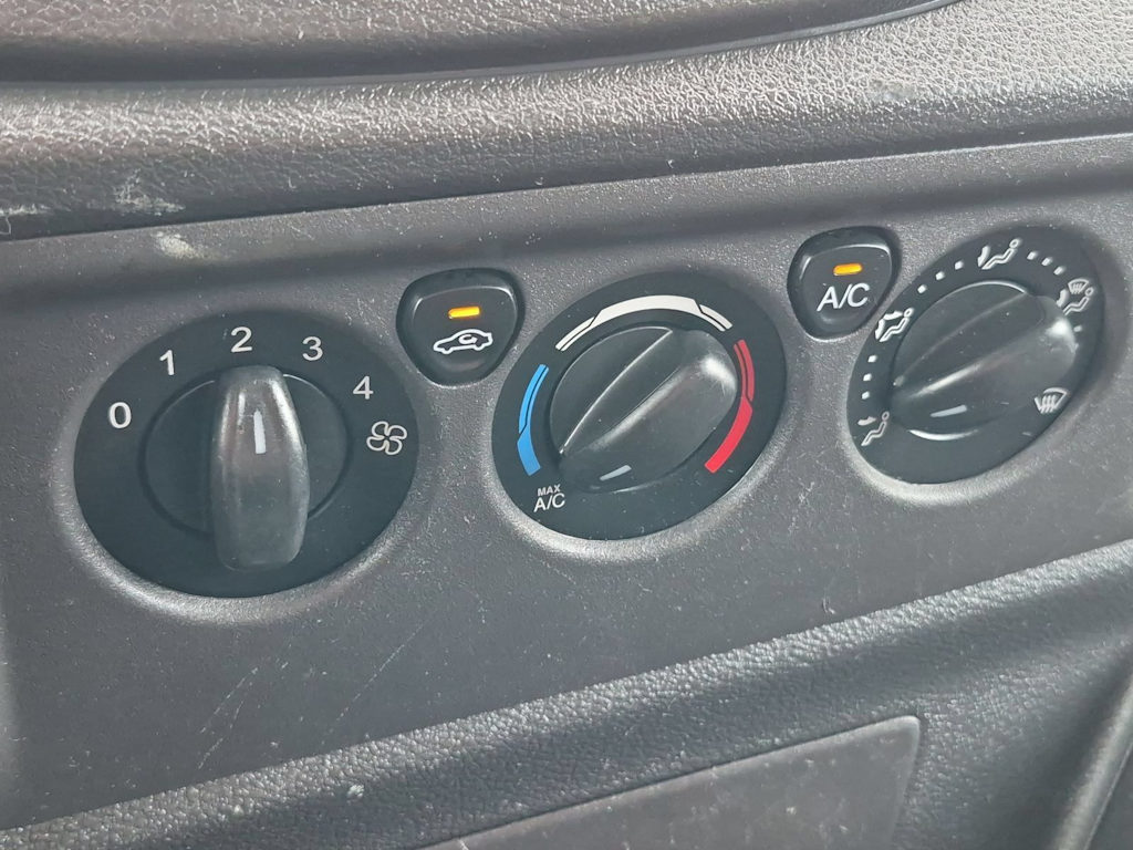 Thumbnail: 2015 Ford Transit Series - 25