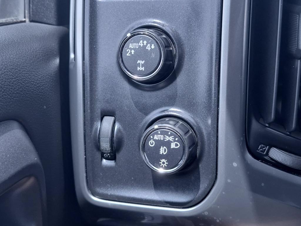 Thumbnail: 2017 Chevrolet Silverado 1500 - 29