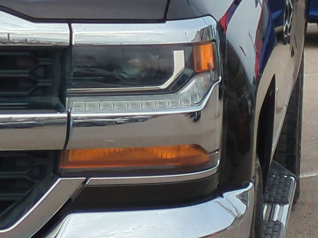 Thumbnail: 2018 Chevrolet Silverado 1500 - 22