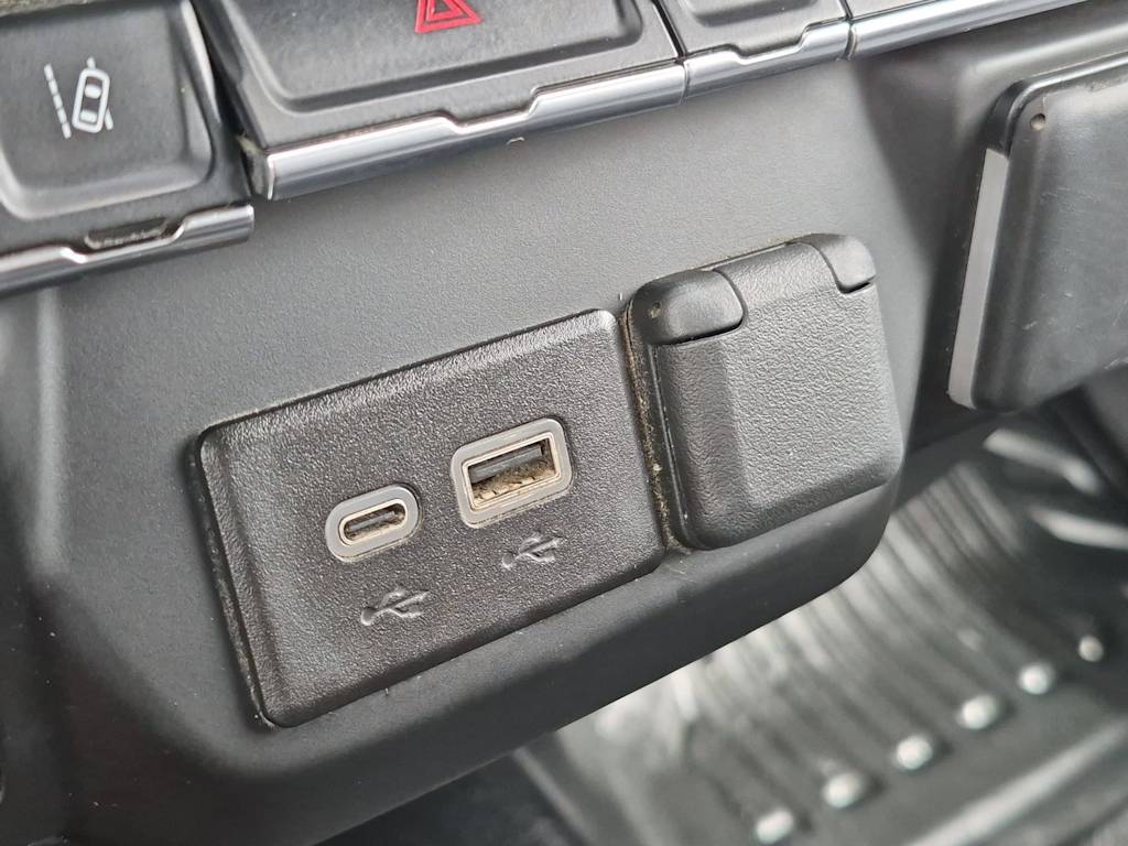 Thumbnail: 2024 GMC Sierra 3500 - 31