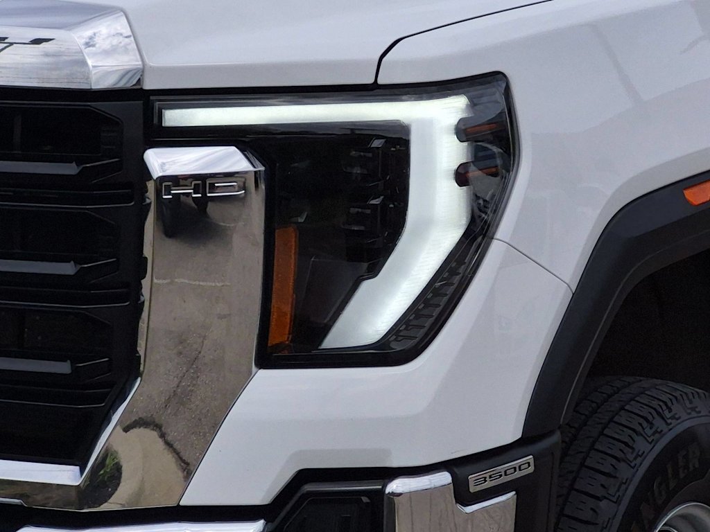 Thumbnail: 2024 GMC Sierra 3500 - 21