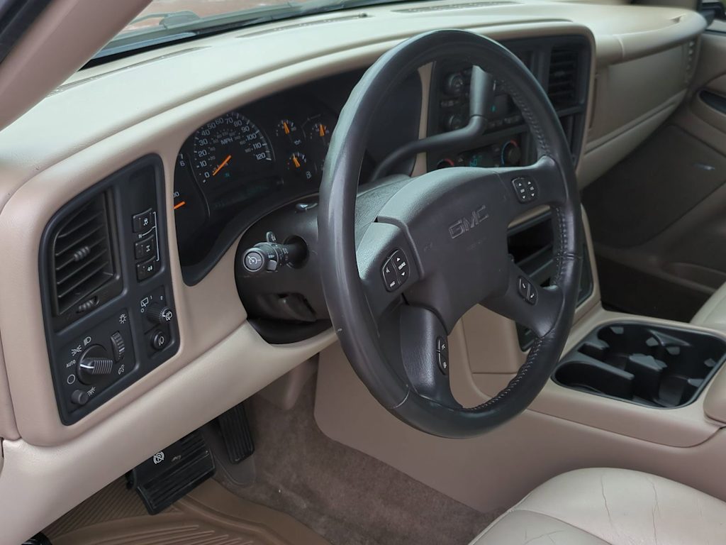 Thumbnail: 2005 GMC Yukon XL - 2