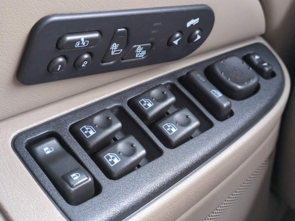 Thumbnail: 2005 GMC Yukon XL - 34
