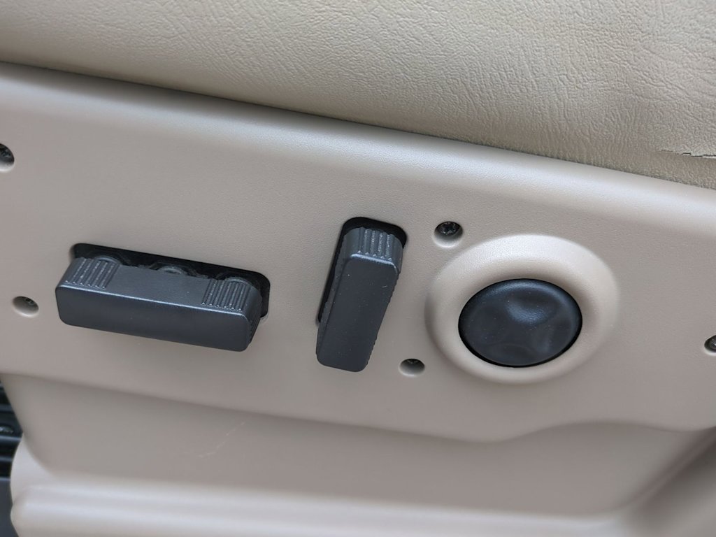 Thumbnail: 2005 GMC Yukon XL - 26