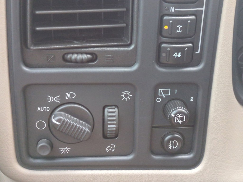 Thumbnail: 2005 GMC Yukon XL - 33