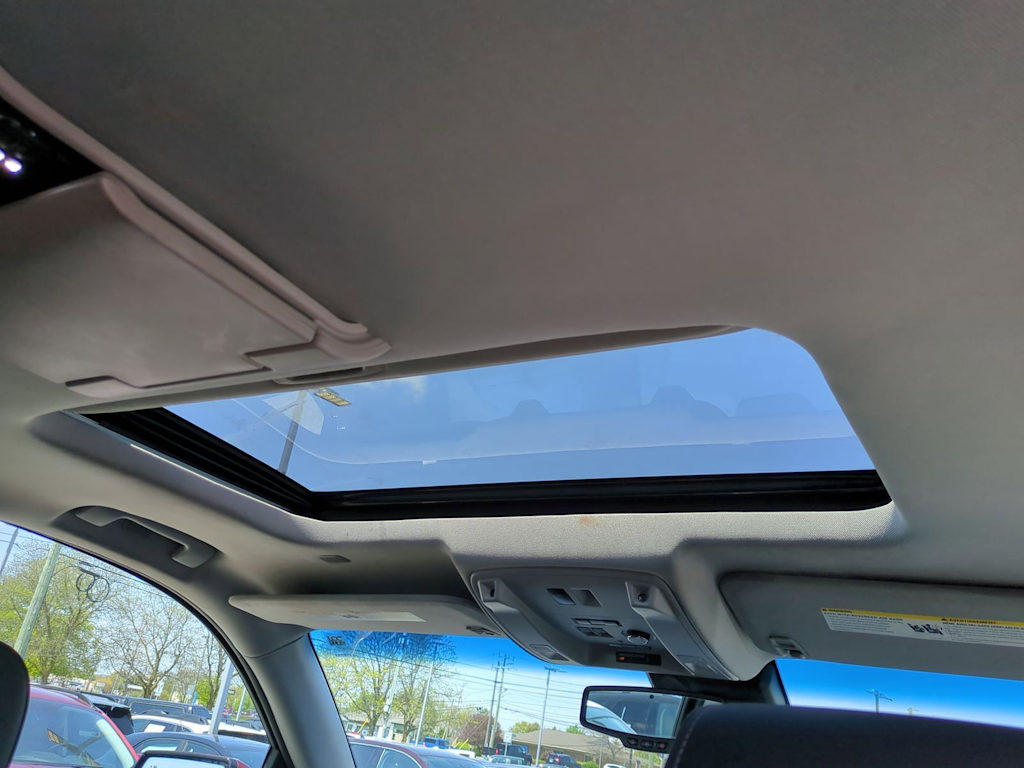 Thumbnail: 2019 GMC Yukon XL - 28
