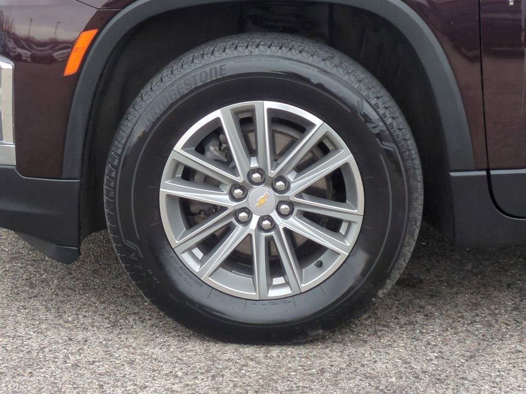 Thumbnail: 2023 Chevrolet Traverse - 8