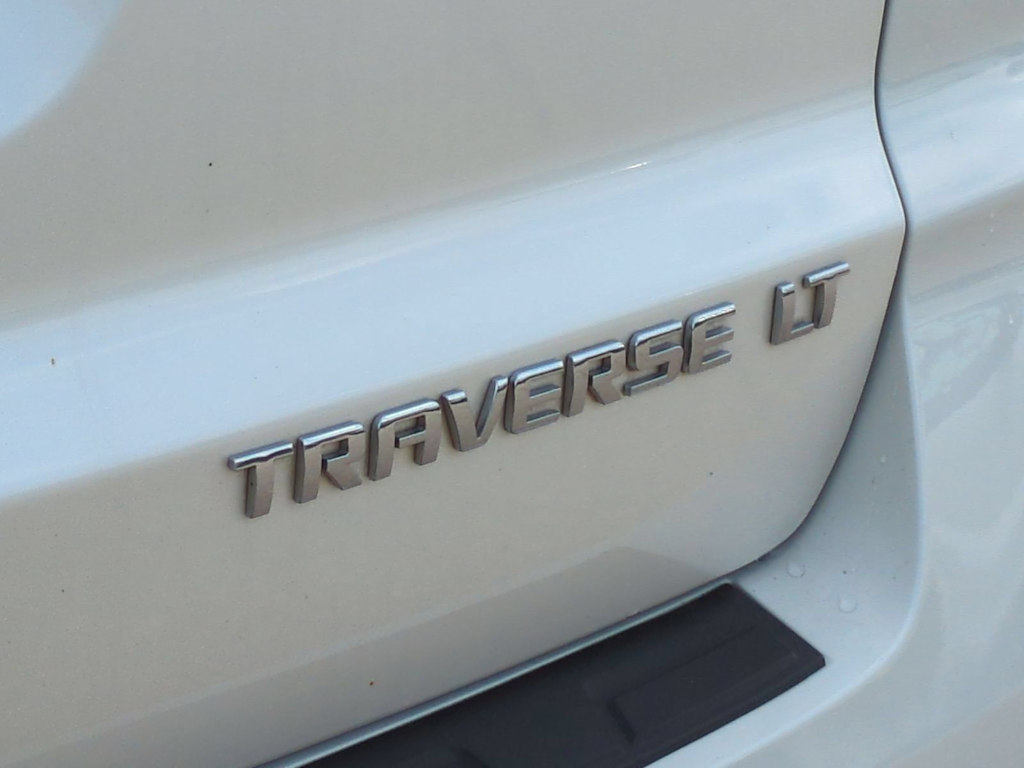 Thumbnail: 2015 Chevrolet Traverse - 26