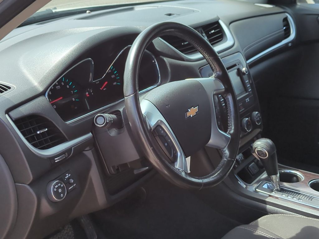 Thumbnail: 2015 Chevrolet Traverse - 2