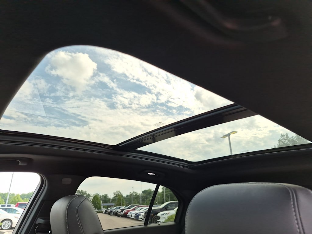 Thumbnail: 2022 Cadillac XT4 - 27
