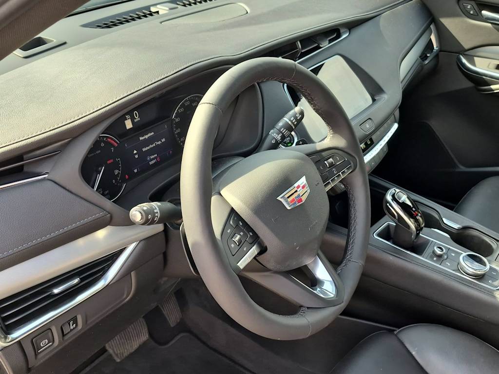 Thumbnail: 2022 Cadillac XT4 - 2