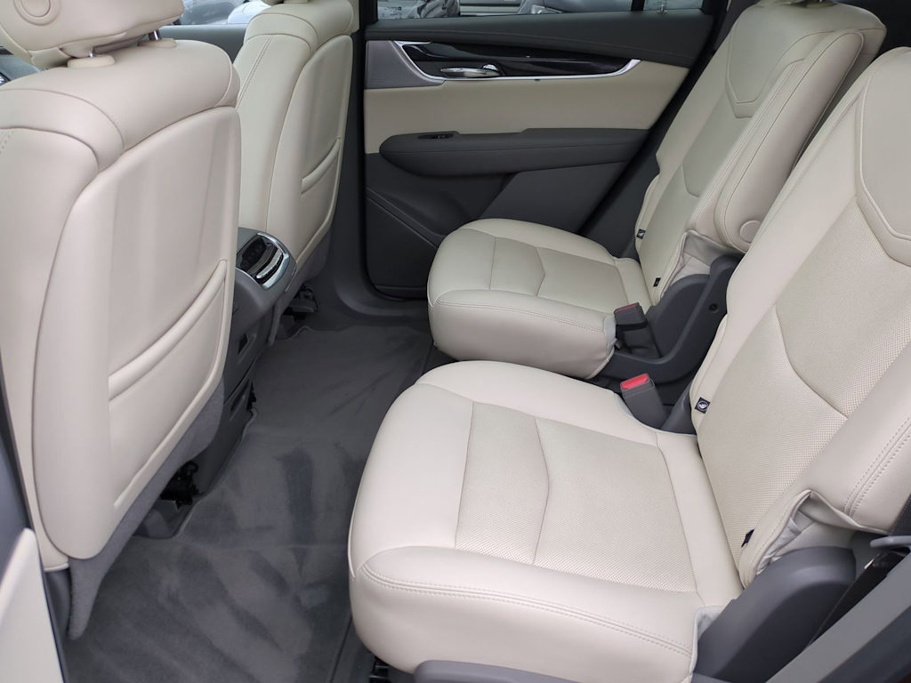 Thumbnail: 2022 Cadillac XT6 - 12