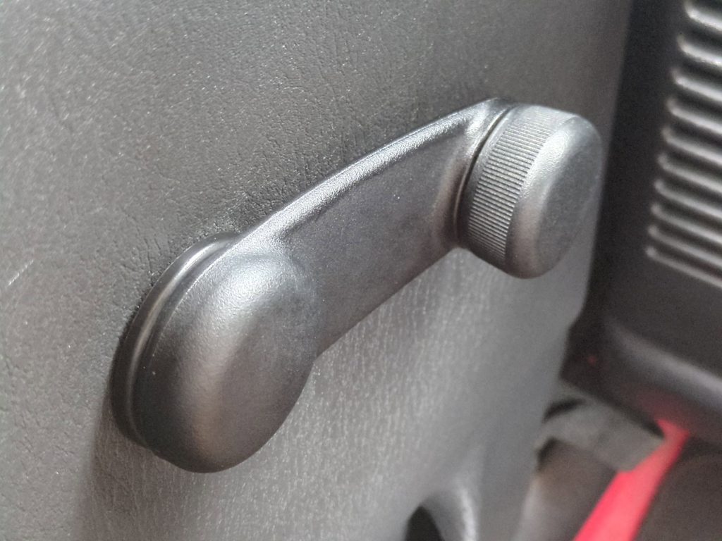 Thumbnail: 2006 Jeep Wrangler - 33