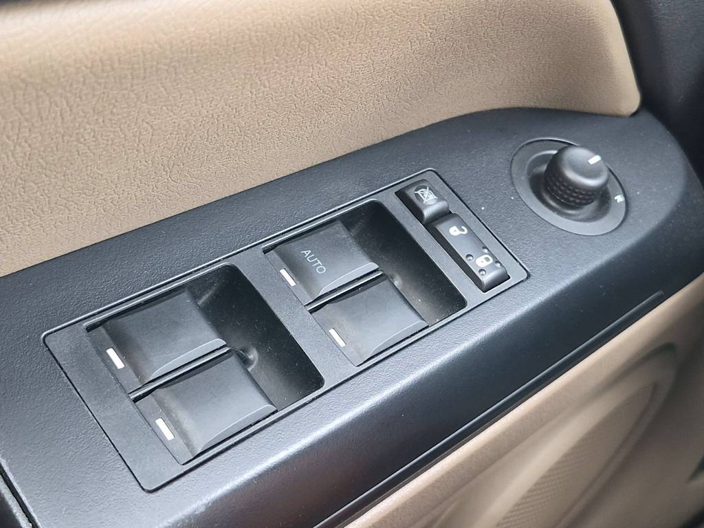 Thumbnail: 2011 Jeep Compass - 31