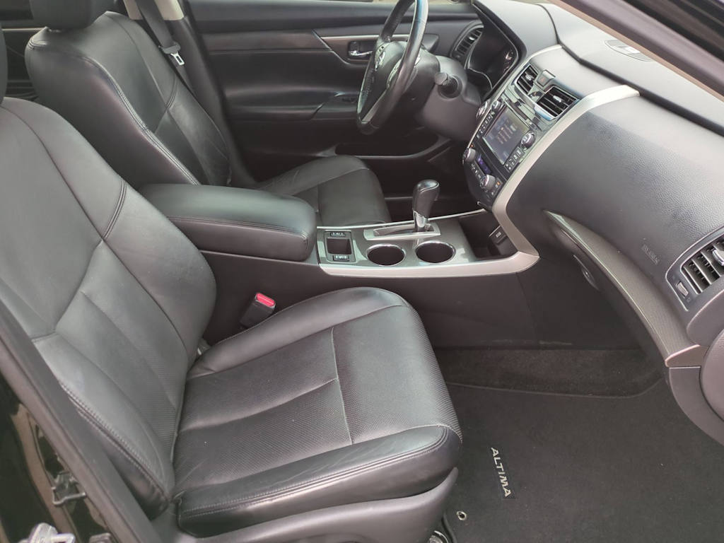 Thumbnail: 2015 Nissan Altima - 30