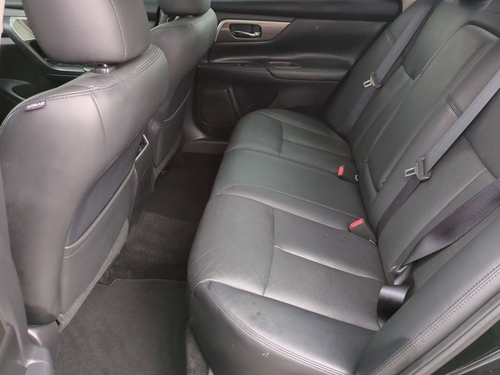 Thumbnail: 2015 Nissan Altima - 11