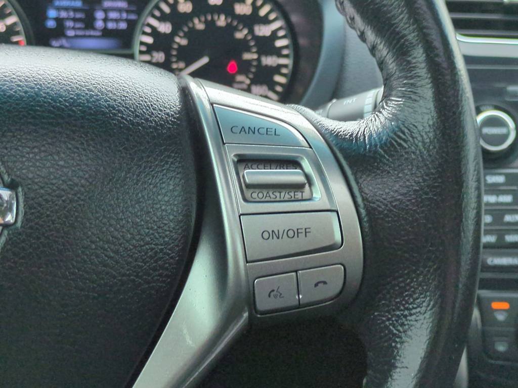 Thumbnail: 2015 Nissan Altima - 32