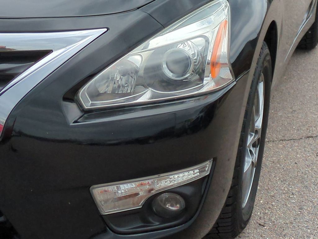 Thumbnail: 2015 Nissan Altima - 24