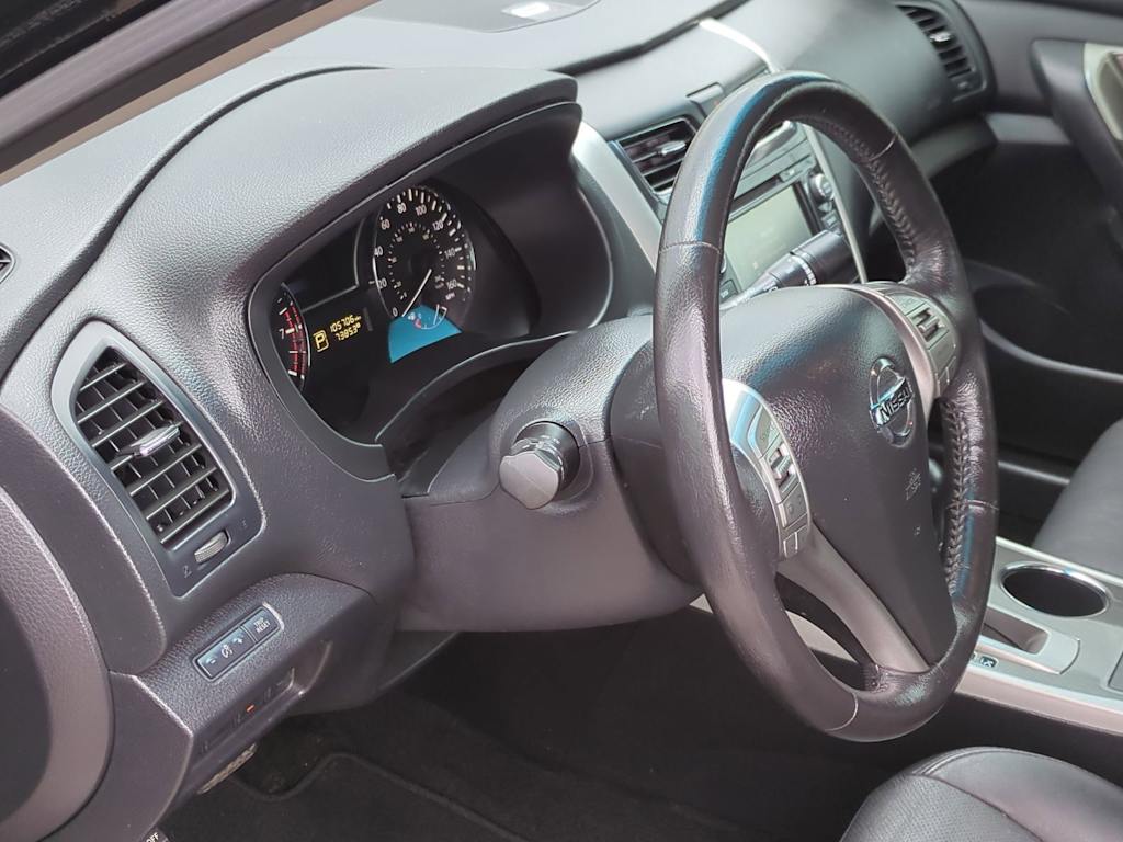Thumbnail: 2015 Nissan Altima - 23