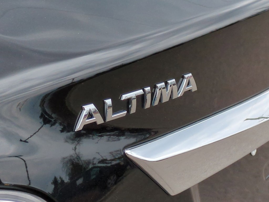 Thumbnail: 2015 Nissan Altima - 25