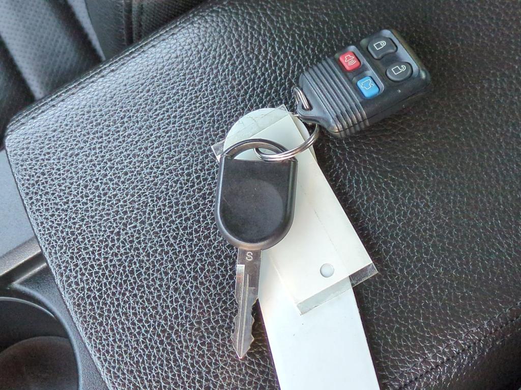 Thumbnail: 2008 Ford Mustang - 16