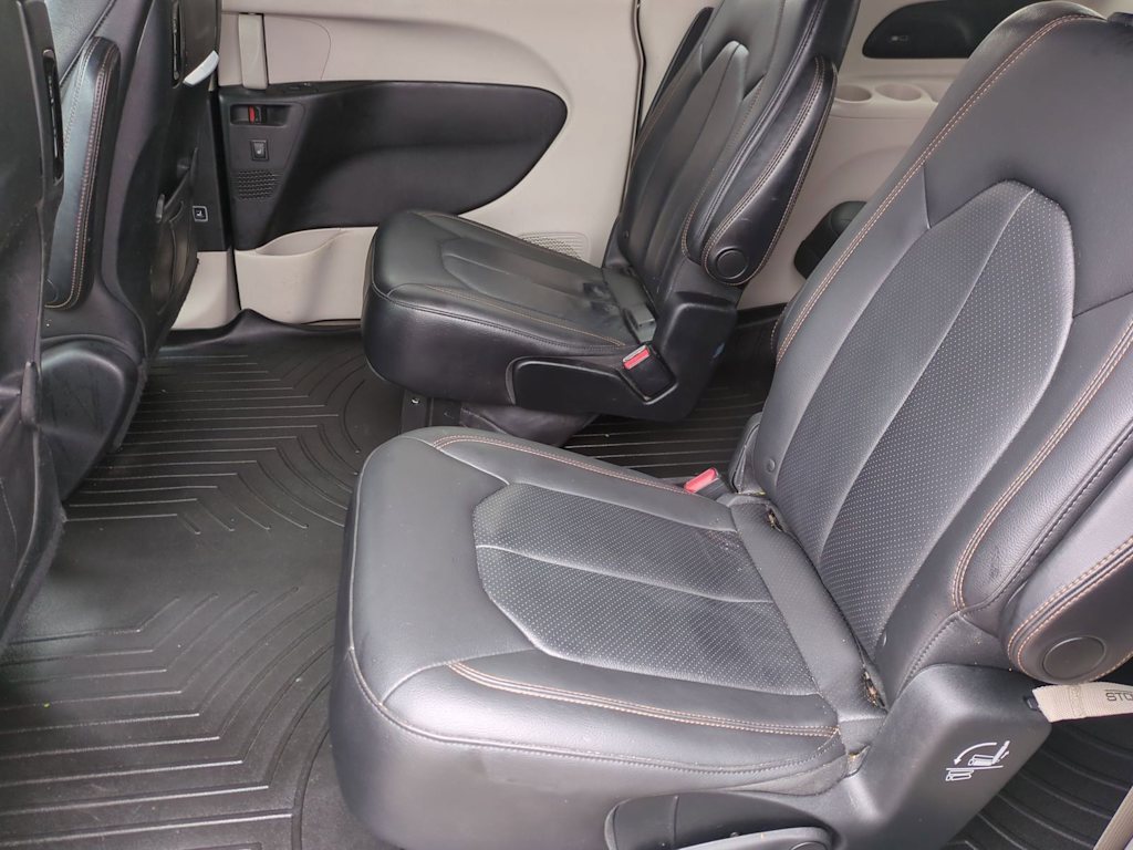 Thumbnail: 2018 Chrysler Pacifica - 22