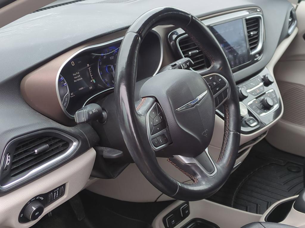 Thumbnail: 2018 Chrysler Pacifica - 2
