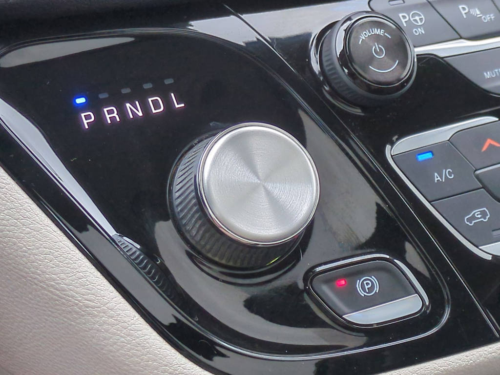 Thumbnail: 2018 Chrysler Pacifica - 35