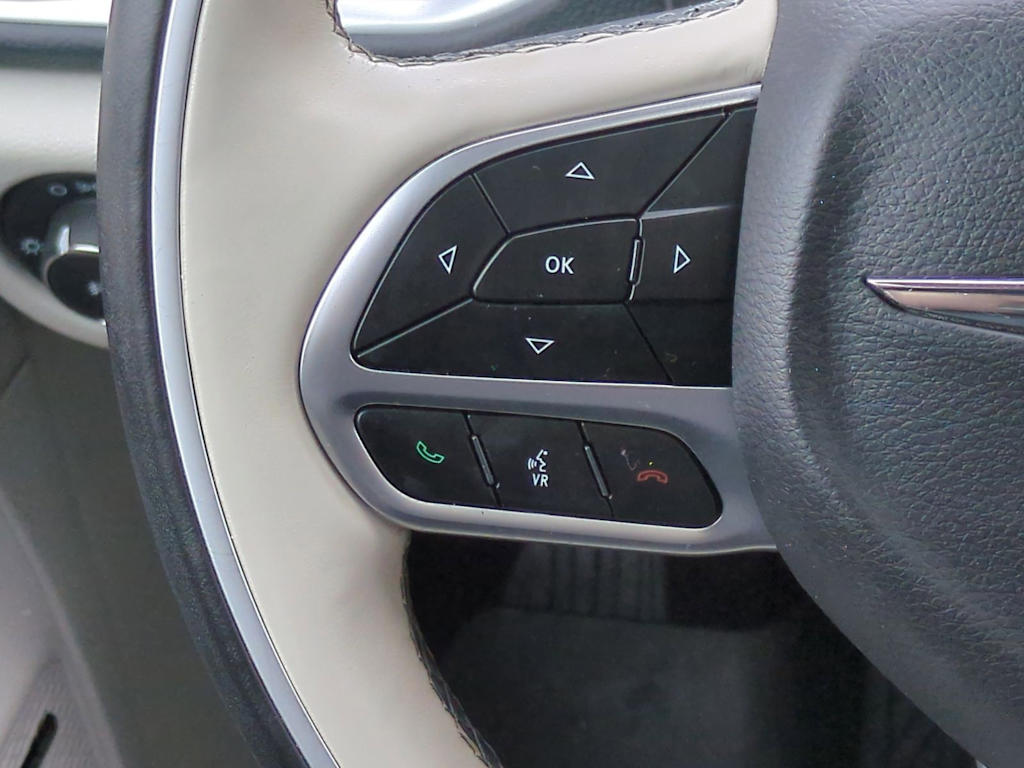 Thumbnail: 2018 Chrysler Pacifica - 28