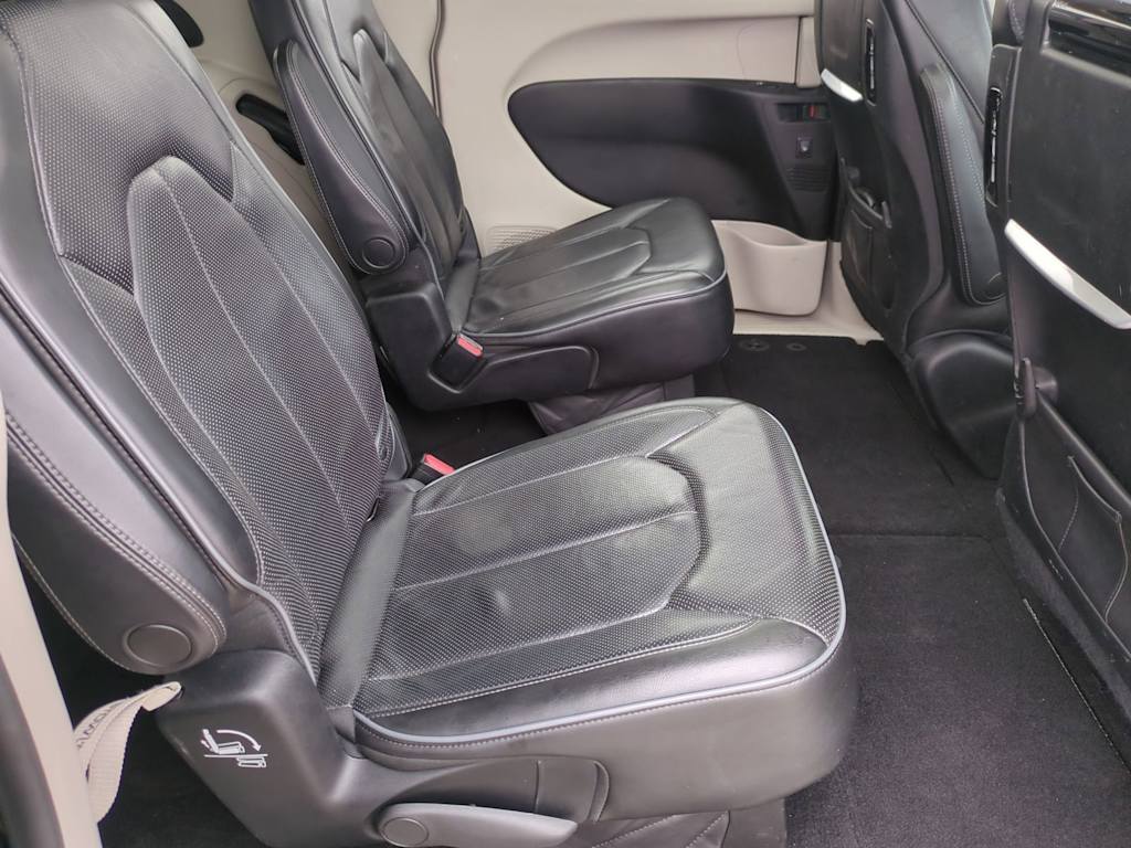 Thumbnail: 2018 Chrysler Pacifica - 11