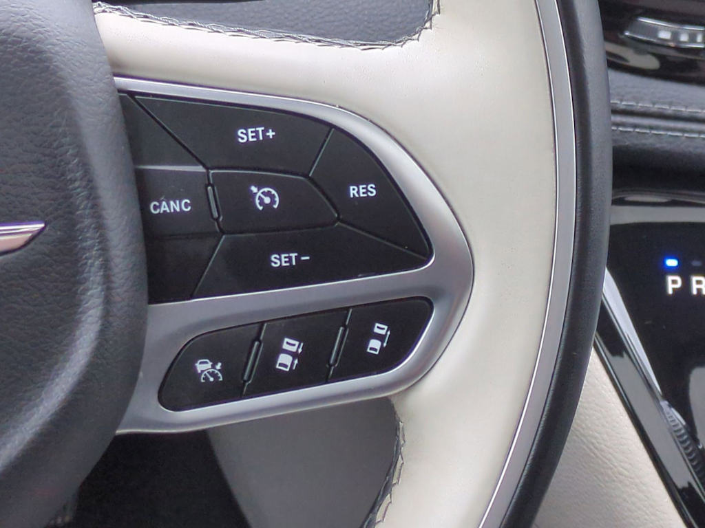 Thumbnail: 2018 Chrysler Pacifica - 29