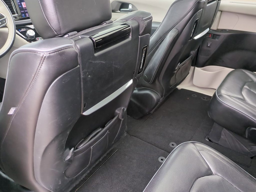 Thumbnail: 2018 Chrysler Pacifica - 12