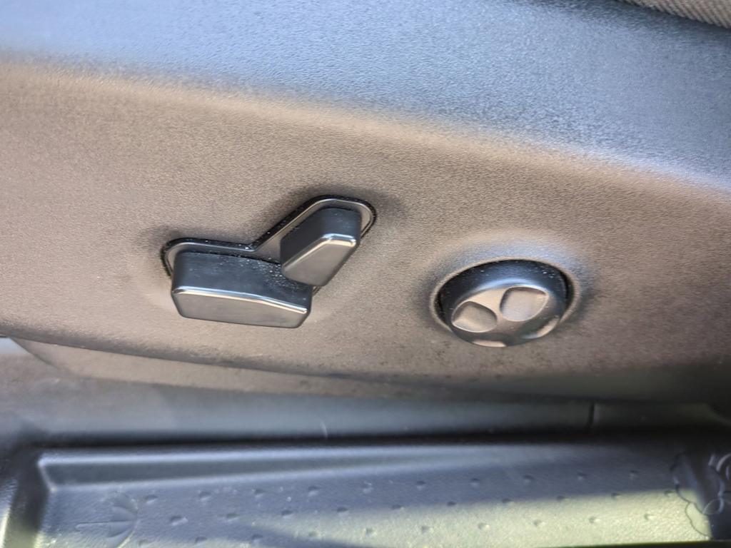 Thumbnail: 2021 Chrysler Pacifica - 25