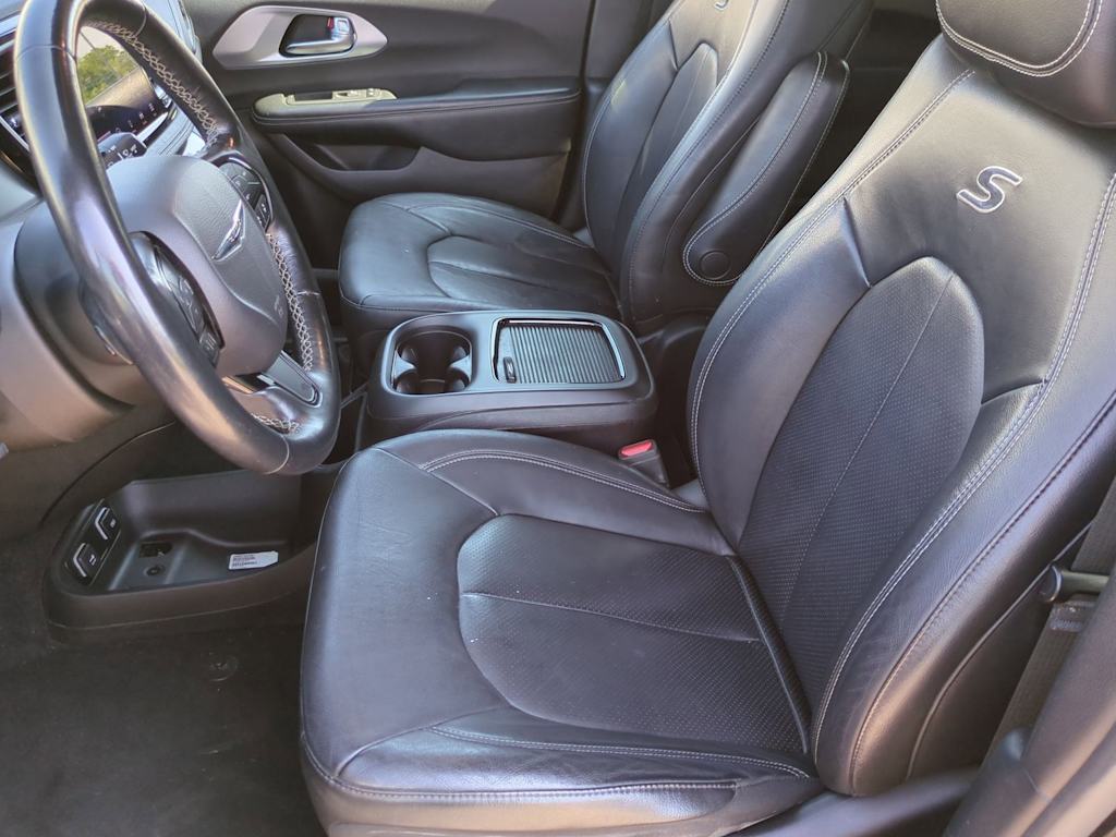 Thumbnail: 2021 Chrysler Pacifica - 10