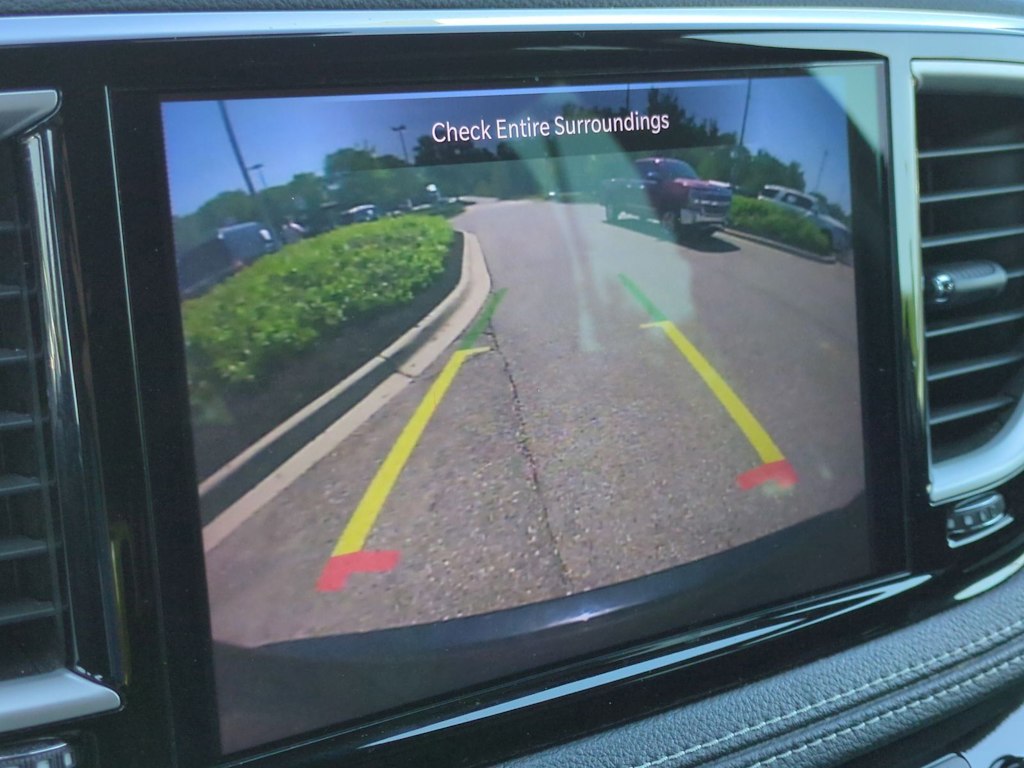 Thumbnail: 2021 Chrysler Pacifica - 33