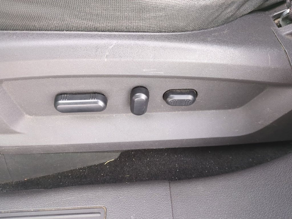 Thumbnail: 2013 Ford Edge - 23