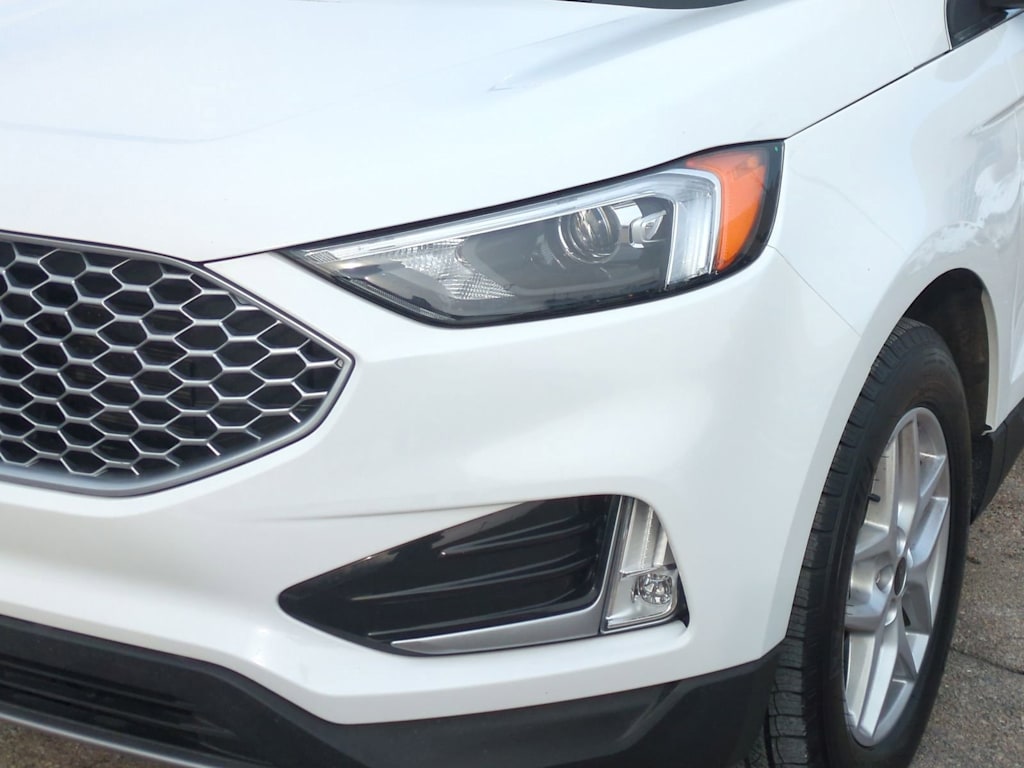 Thumbnail: 2023 Ford Edge - 22