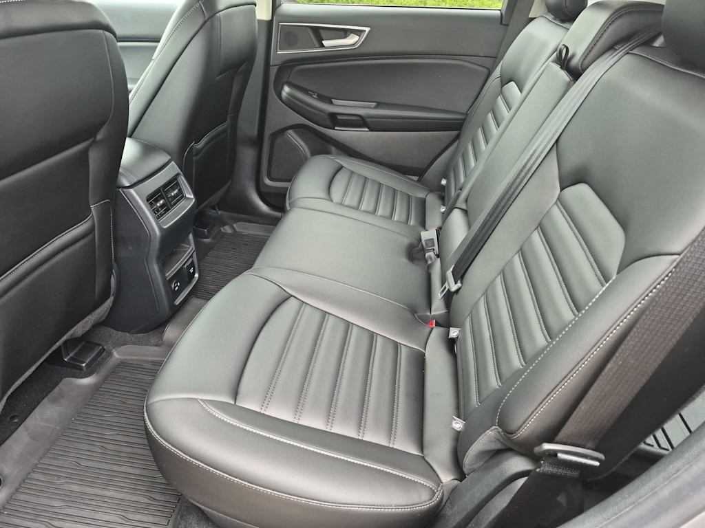 Thumbnail: 2021 Ford Edge - 26