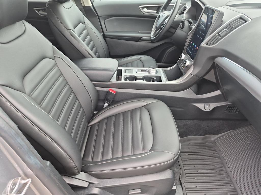 Thumbnail: 2021 Ford Edge - 11
