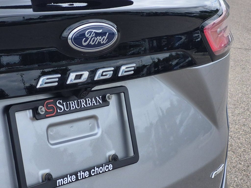 Thumbnail: 2021 Ford Edge - 24